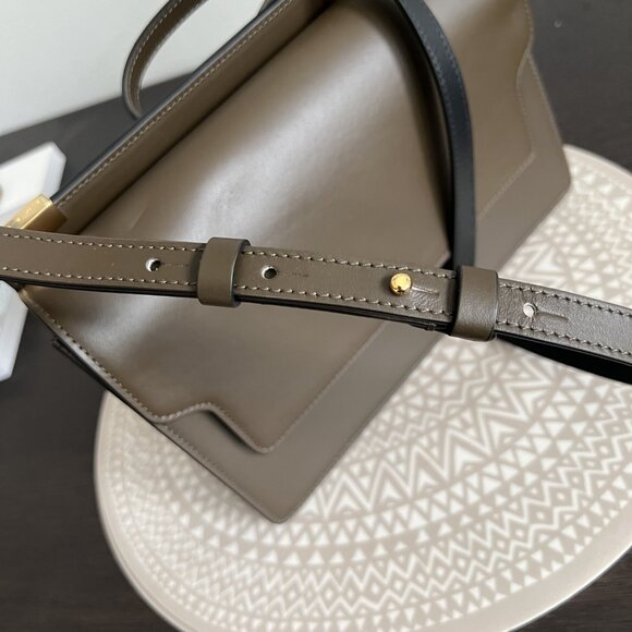 [BNWT–Slightly Imperfect] Marni Trunk Slim Shoulder Bag Brown🤎 - Picture 9 of 11